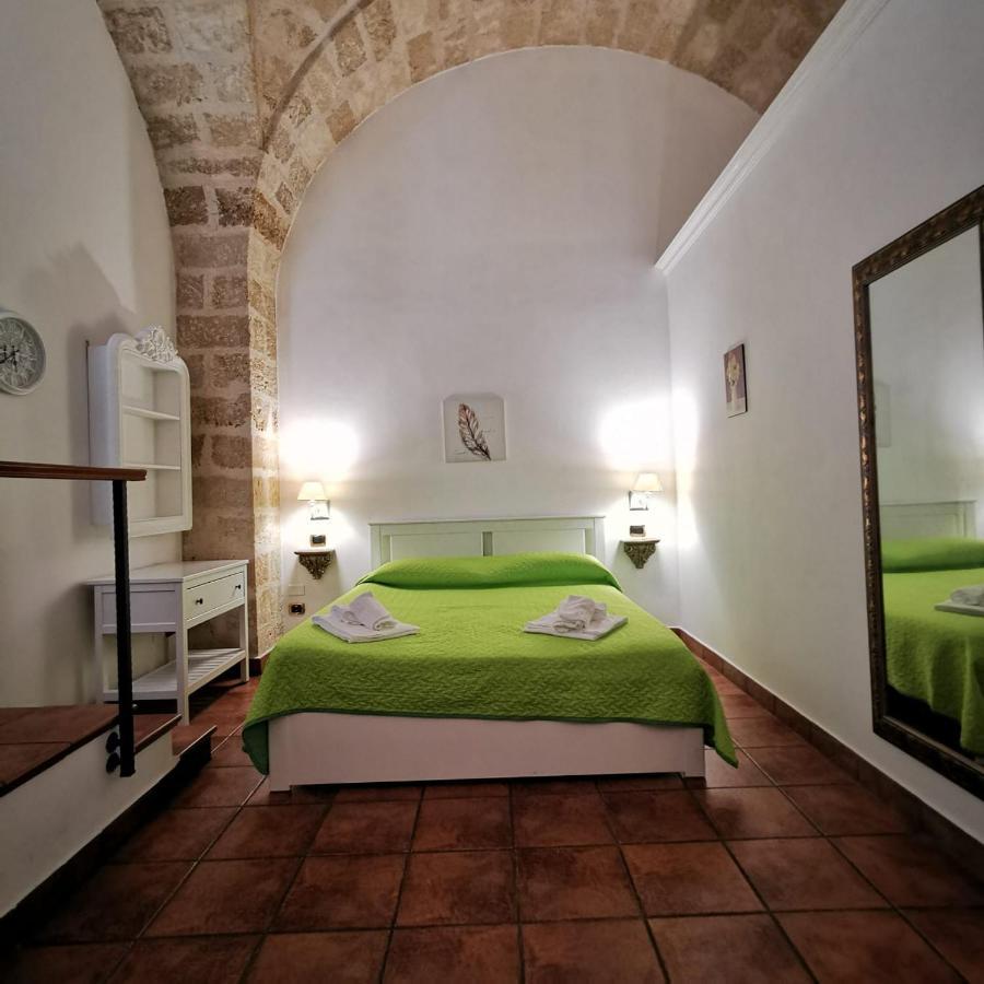 Room N.22 Suite & Apartment Taranto Luaran gambar