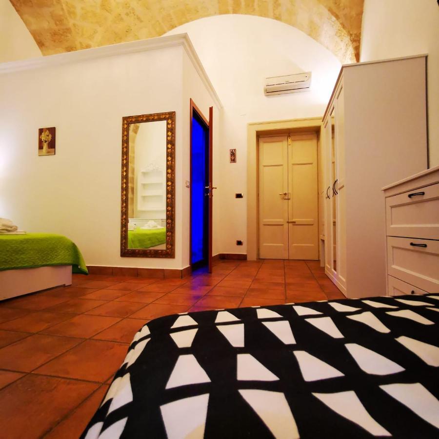 Room N.22 Suite & Apartment Taranto Luaran gambar