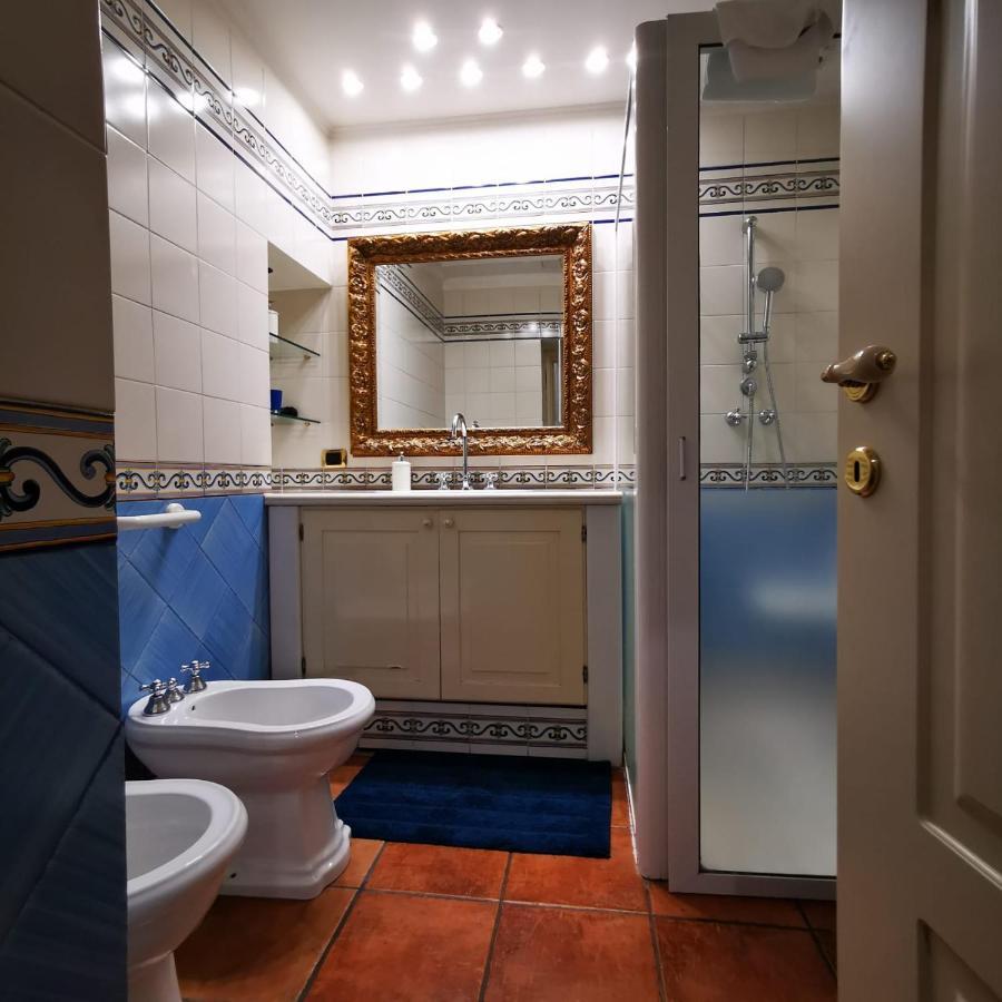 Room N.22 Suite & Apartment Taranto Luaran gambar