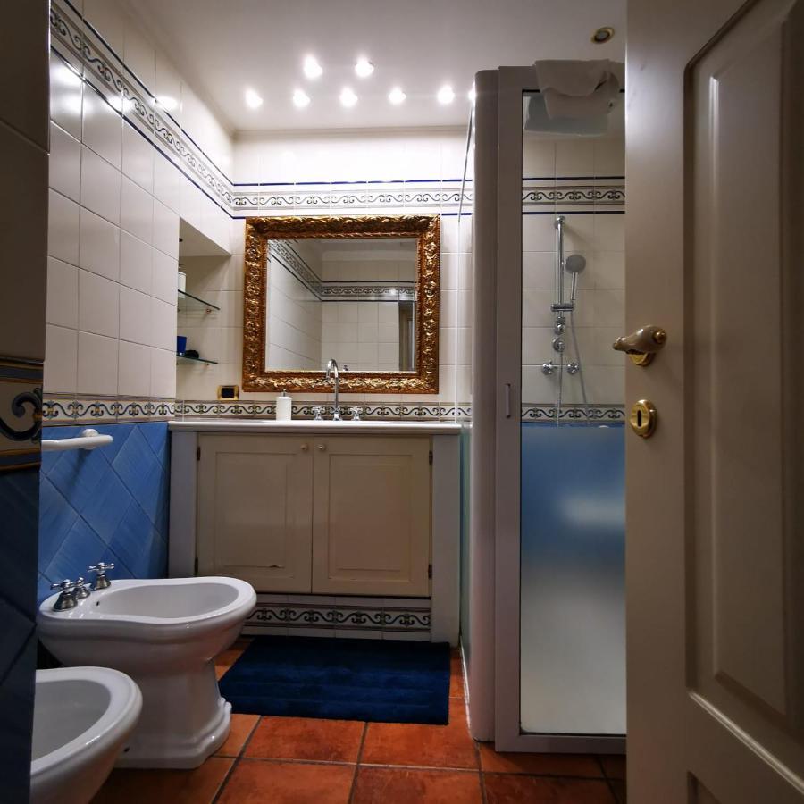 Room N.22 Suite & Apartment Taranto Luaran gambar